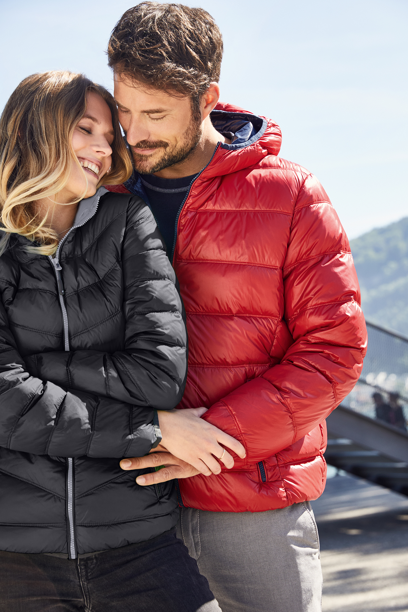 Ladies' Down Jacket JN1059 Ultraleichte Daunenjacke mit Kapuze in sportlichem Style