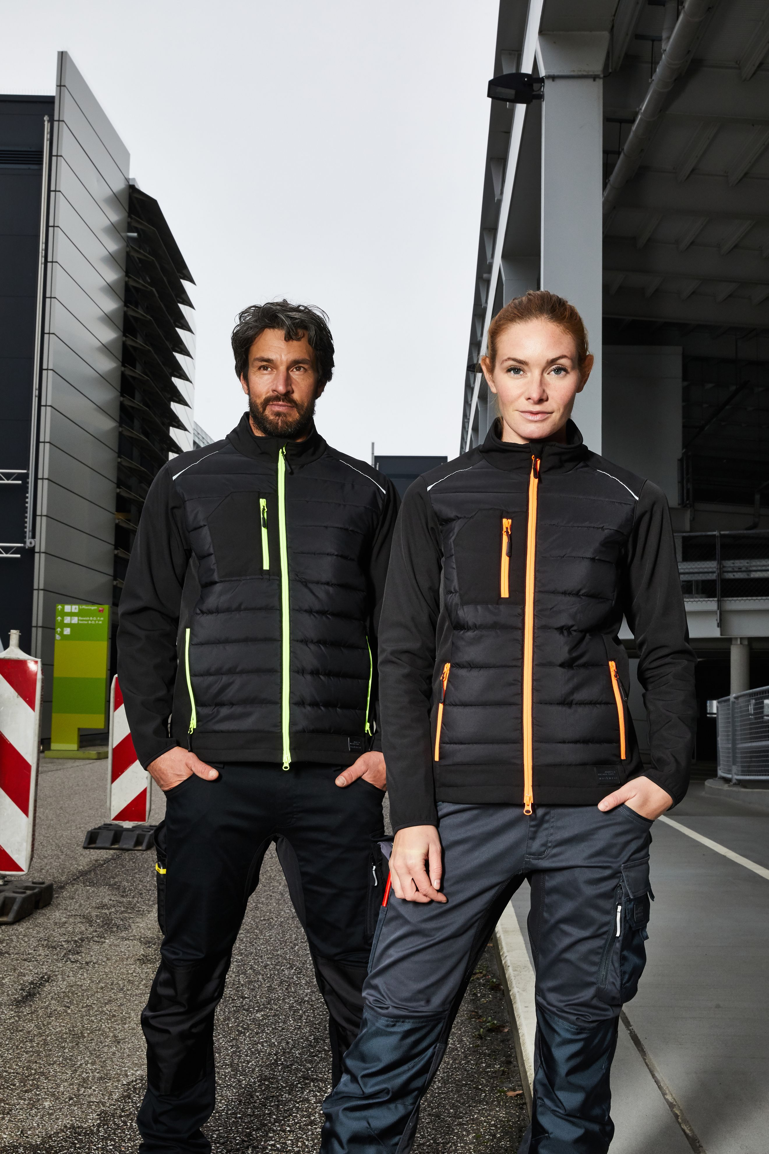 Ladies' Hybrid Jacket JN1819 Softshelljacke im attraktiven Materialmix