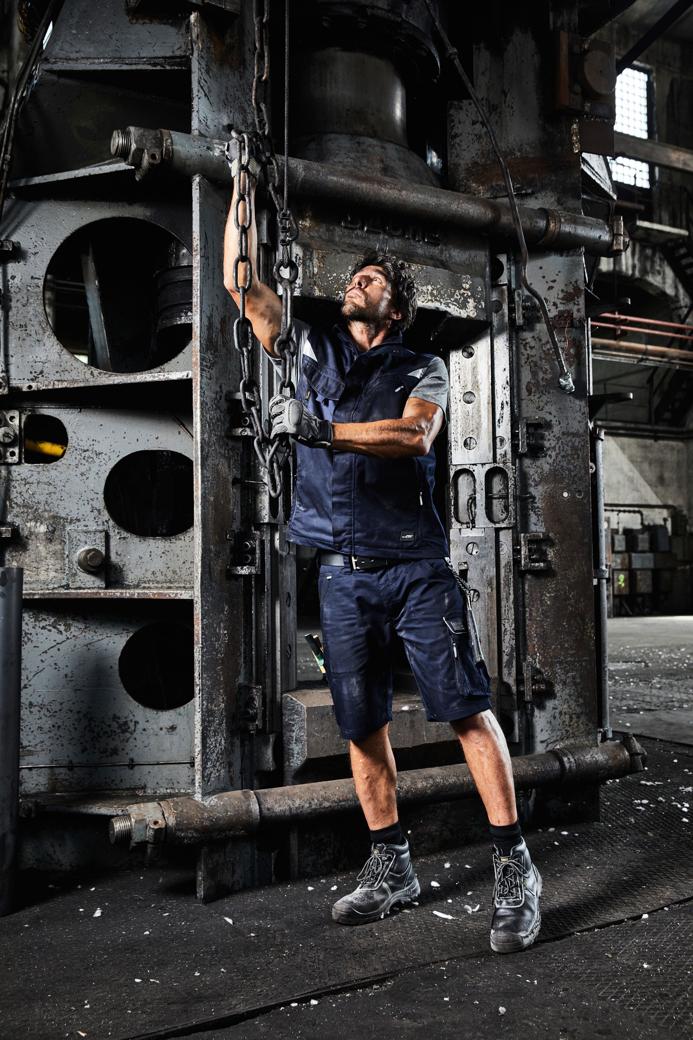 Workwear Vest - STRONG - JN822 Professionelle Weste mit hochwertiger Ausstattung Workwear Vest - STRONG - JN822 Professionelle Weste mit hochwertiger Ausstattung