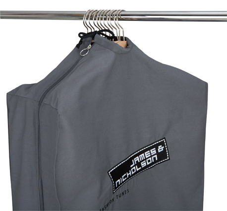 Garment Bag JN5630 Strapazierfähiger Kleidersack mit hochwertig gesticktem James & Nicholson-Logo