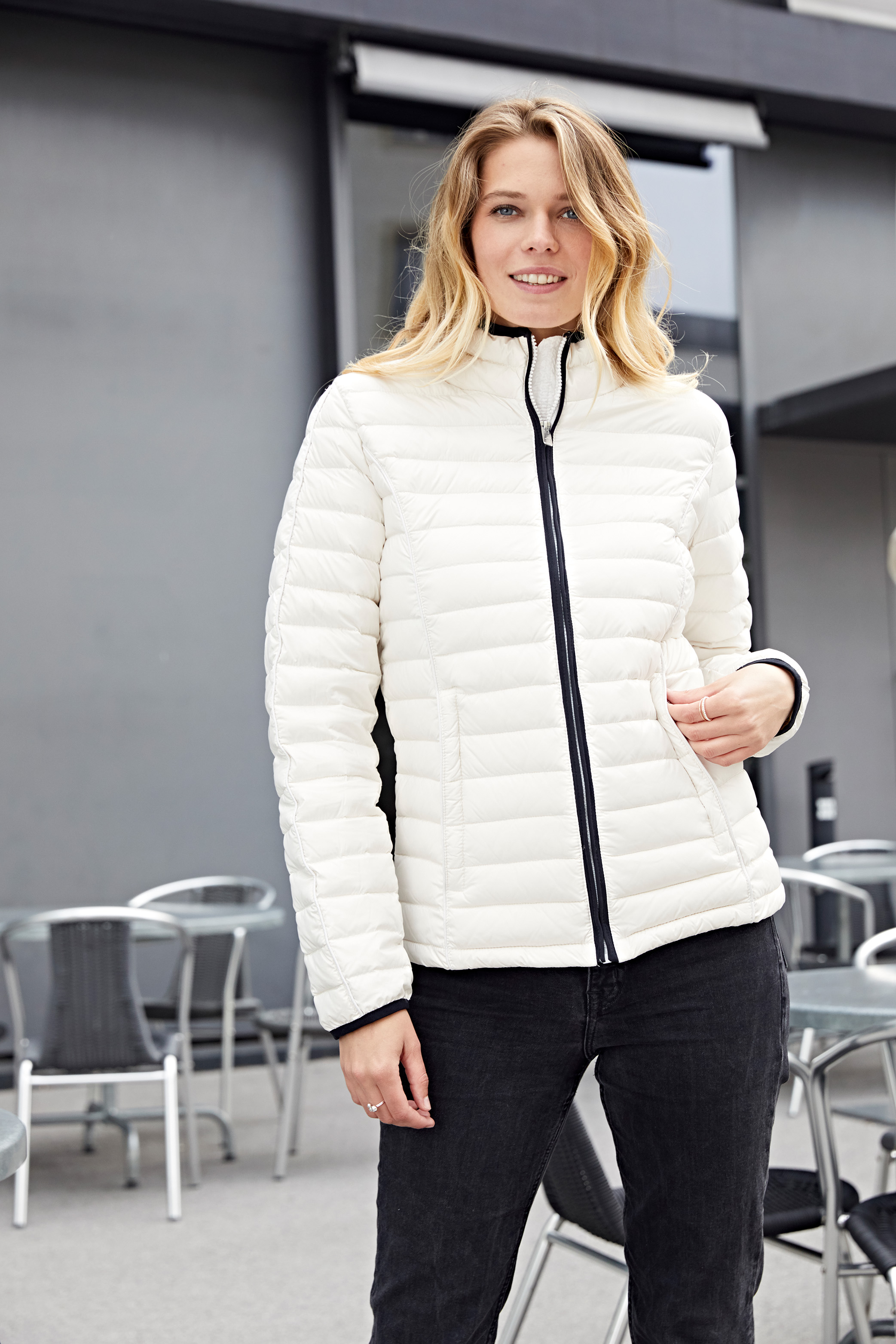 Ladies' Quilted Down Jacket JN1081 Sportliche Daunenjacke mit Stehkragen