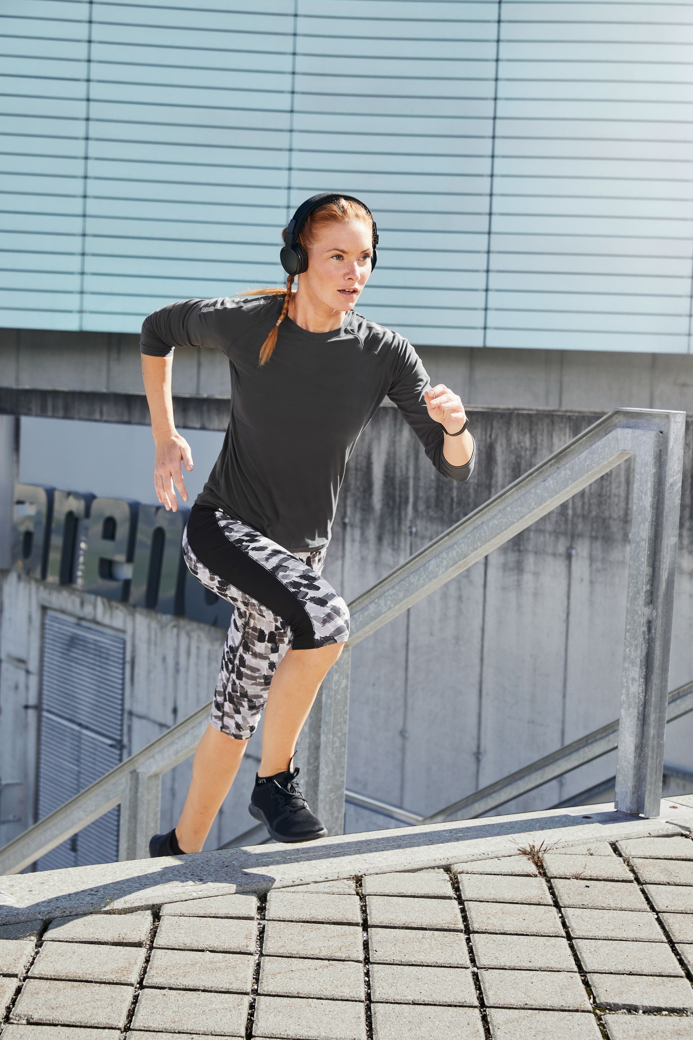 Ladies' Sports Shirt Long-Sleeved JN521 Langarm Funktions-Shirt aus recyceltem Polyester für Sport und Fitness