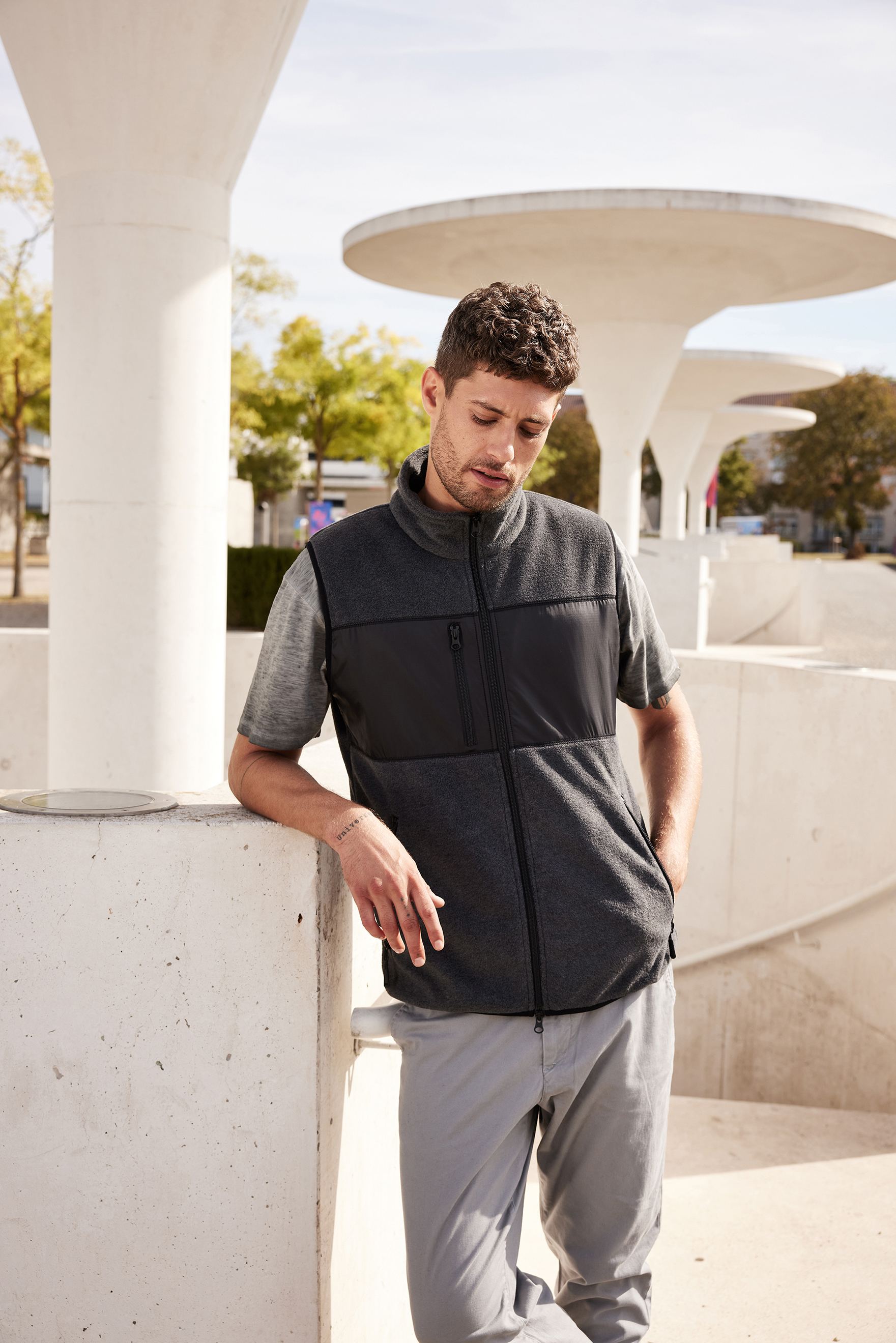 Men's Fleece Vest JN1310 Fleeceweste im Materialmix Men's Fleece Vest JN1310 Fleeceweste im Materialmix