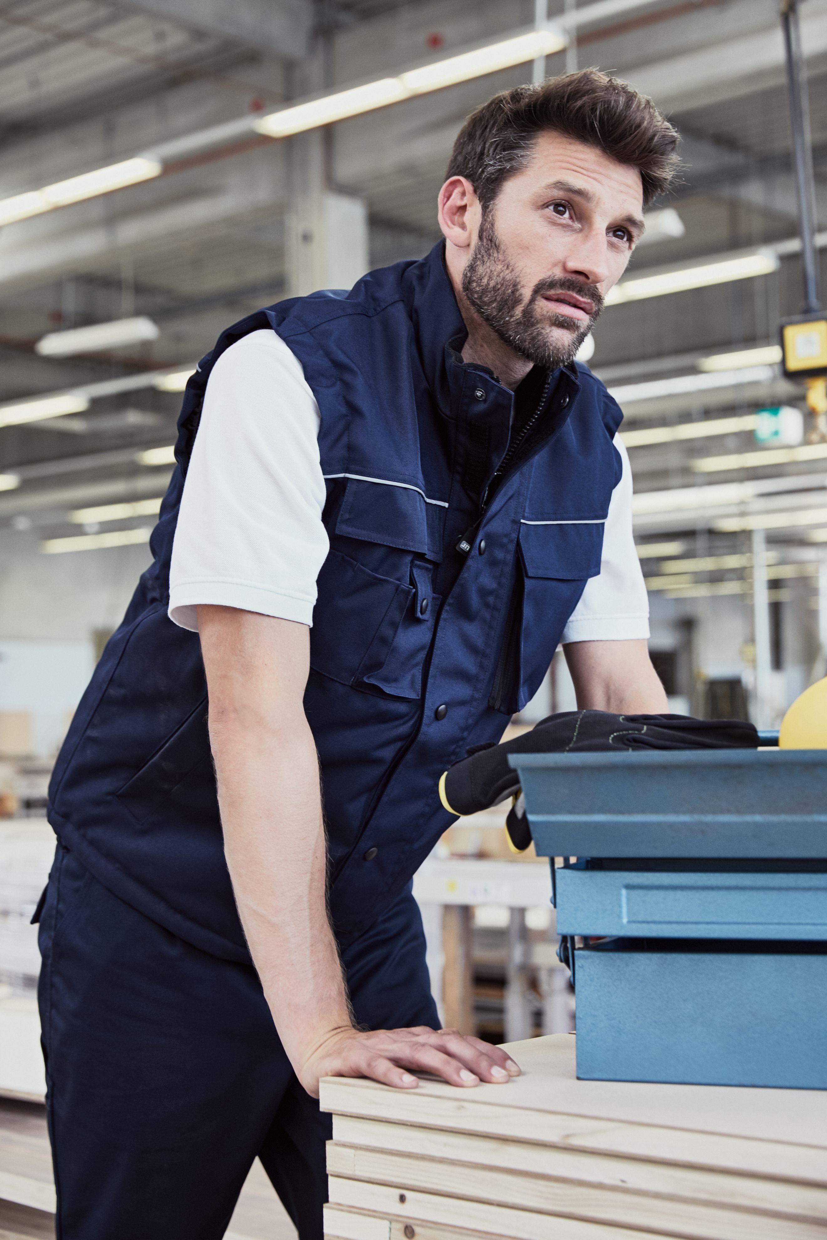 Workwear Vest JN813 Robuste, wattierte Weste Workwear Vest JN813 Robuste, wattierte Weste