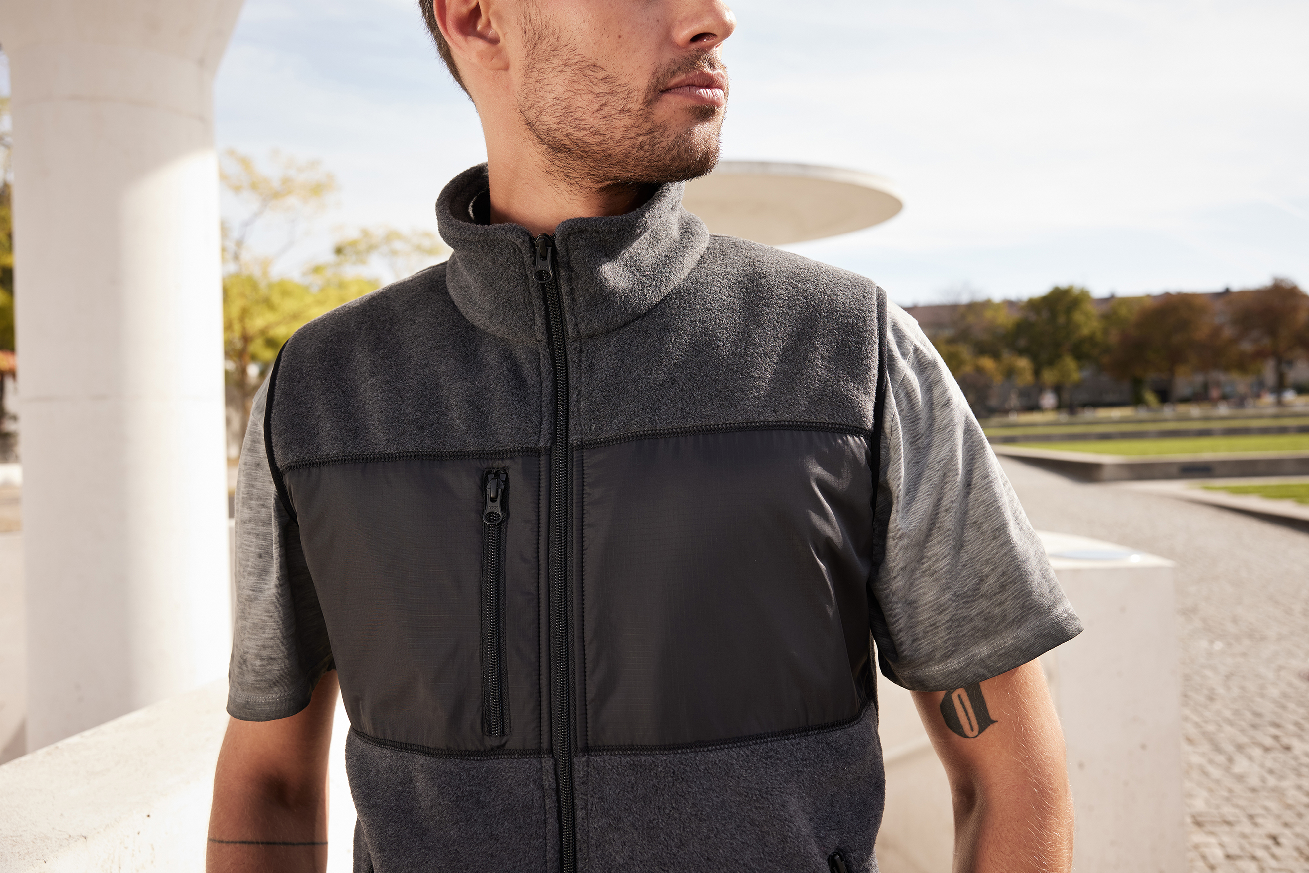 Men's Fleece Vest JN1310 Fleeceweste im Materialmix Men's Fleece Vest JN1310 Fleeceweste im Materialmix