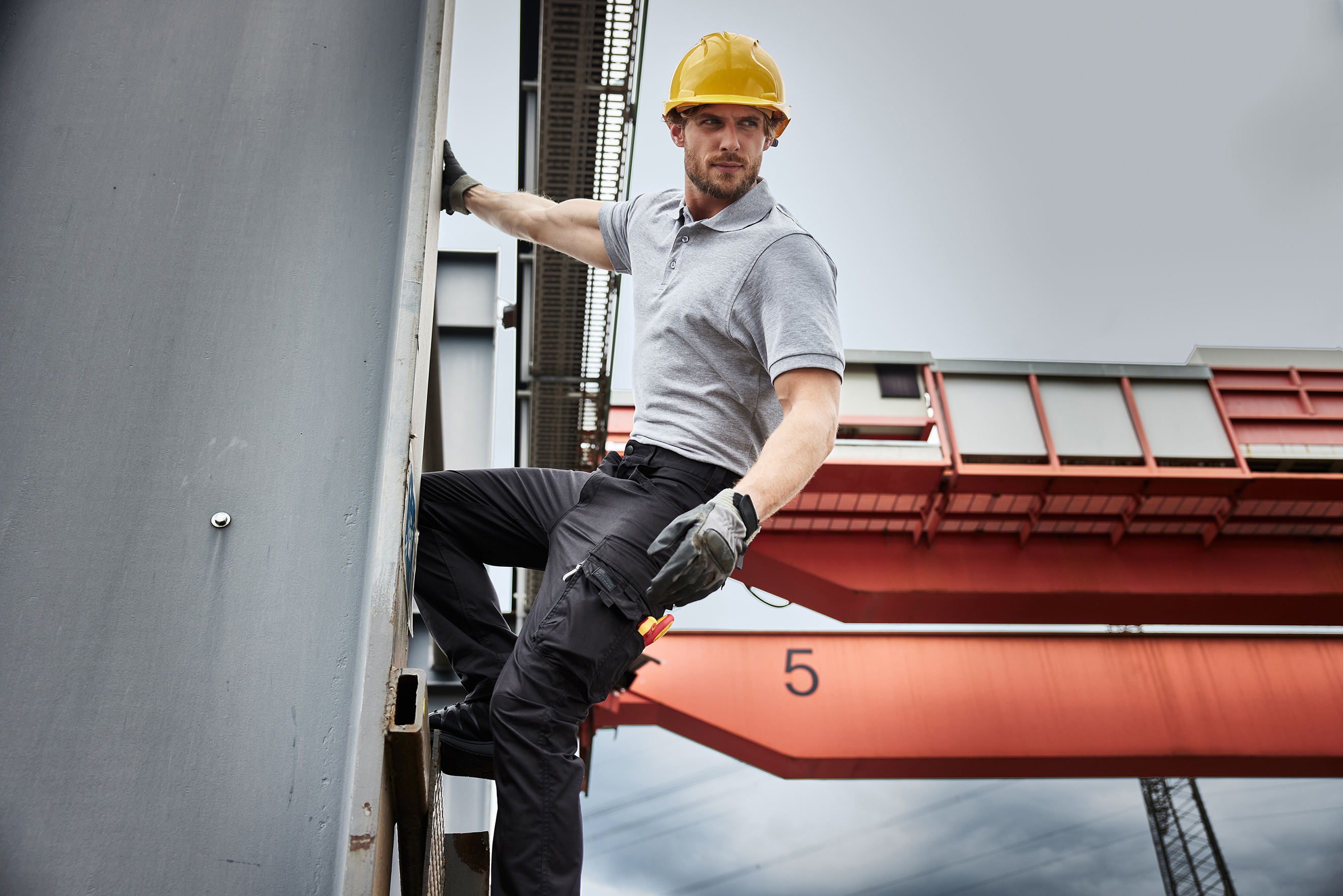 Workwear-Pants light Slim-Line JN1858 Leichte, robuste Arbeitshose in schmaler Schnittführung mit funktionellen Details Workwear-Pants light Slim-Line JN1858 Leichte, robuste Arbeitshose in schmaler Schnittführung mit funktionellen Details