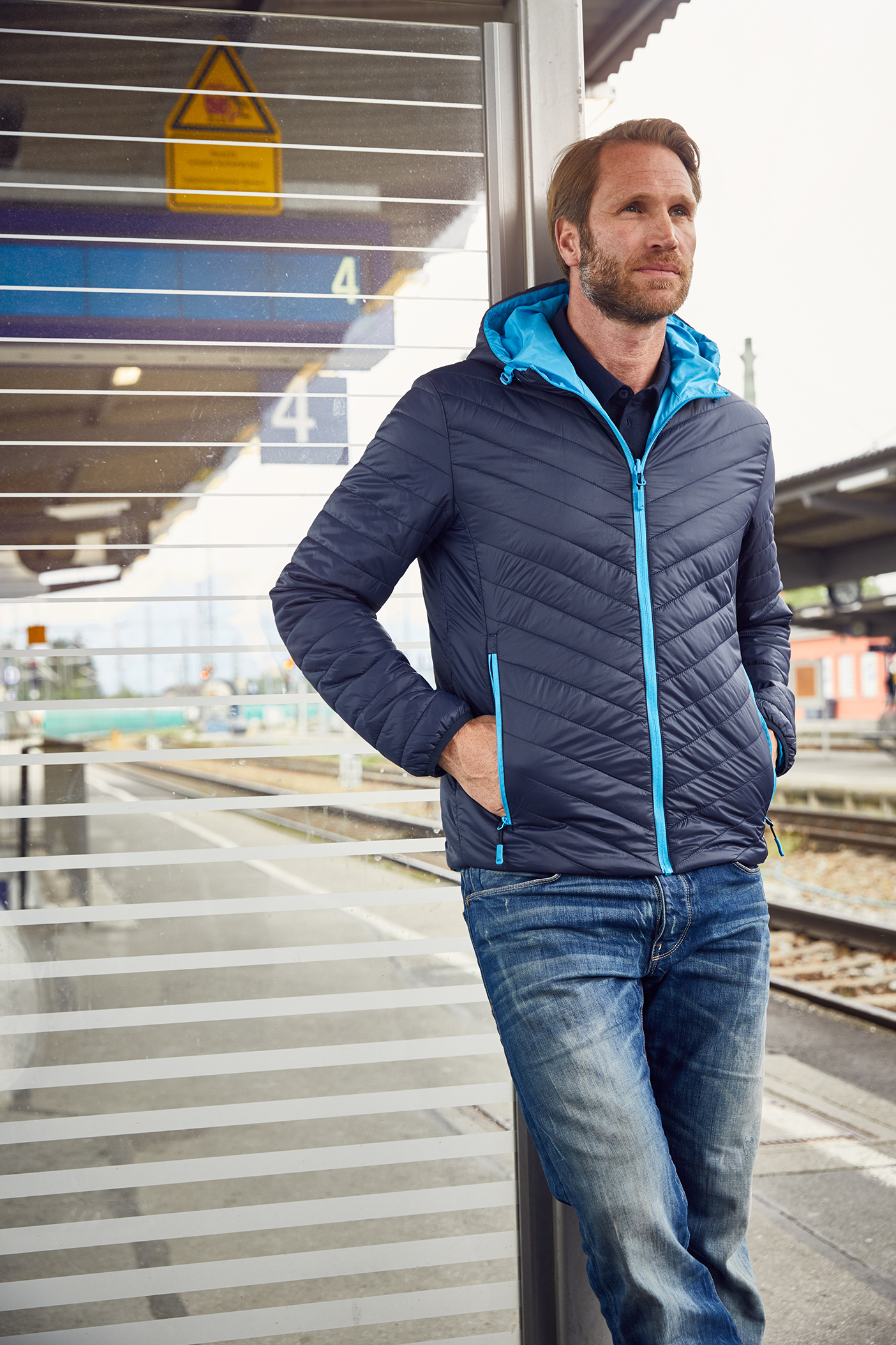 Men's Lightweight Jacket JN1092 Leichte Wendejacke mit DuPont™ Sorona® Wattierung (nachwachsender, pflanzlicher Rohstoff)