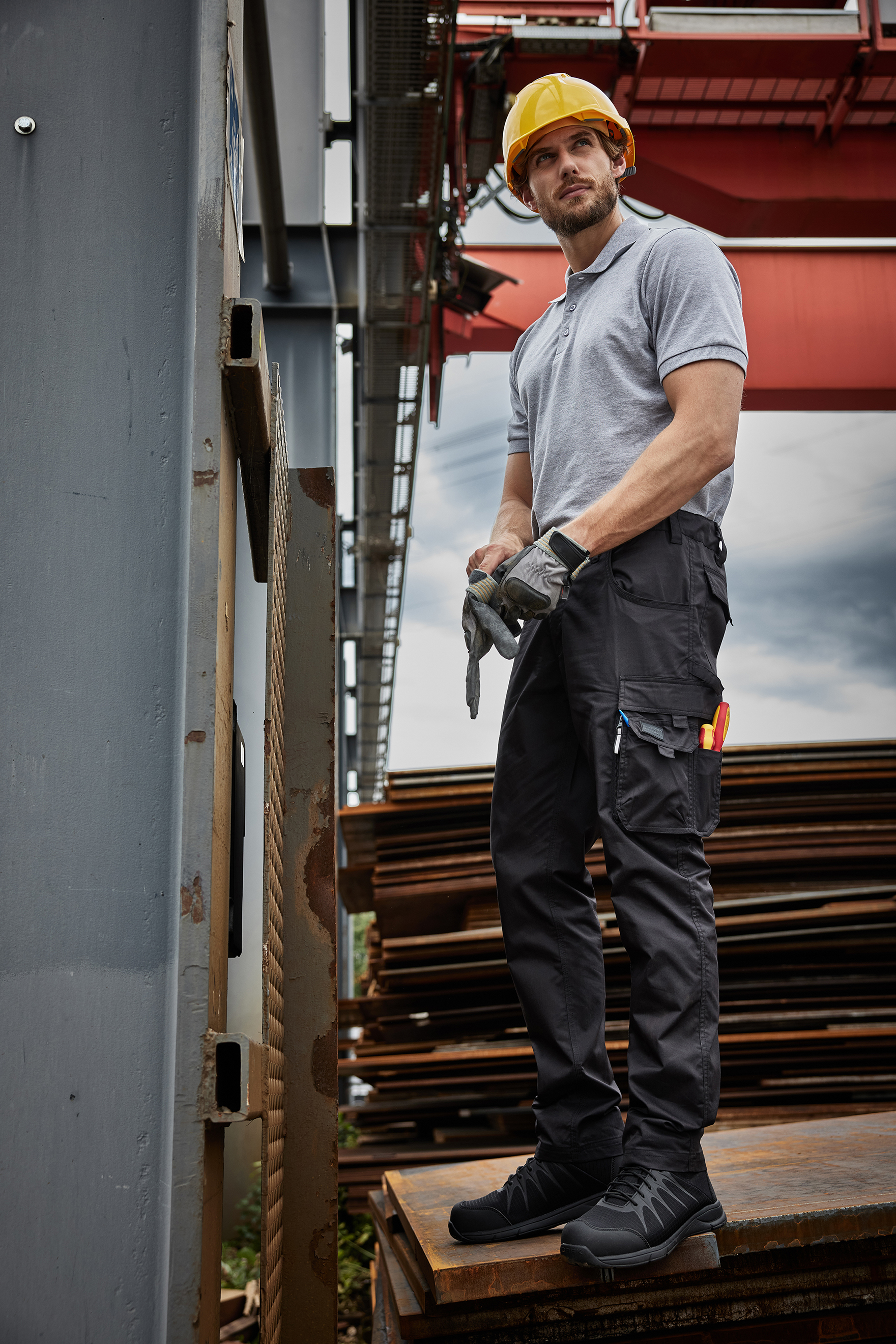 Workwear-Pants light Slim-Line JN1858 Leichte, robuste Arbeitshose in schmaler Schnittführung mit funktionellen Details Workwear-Pants light Slim-Line JN1858 Leichte, robuste Arbeitshose in schmaler Schnittführung mit funktionellen Details