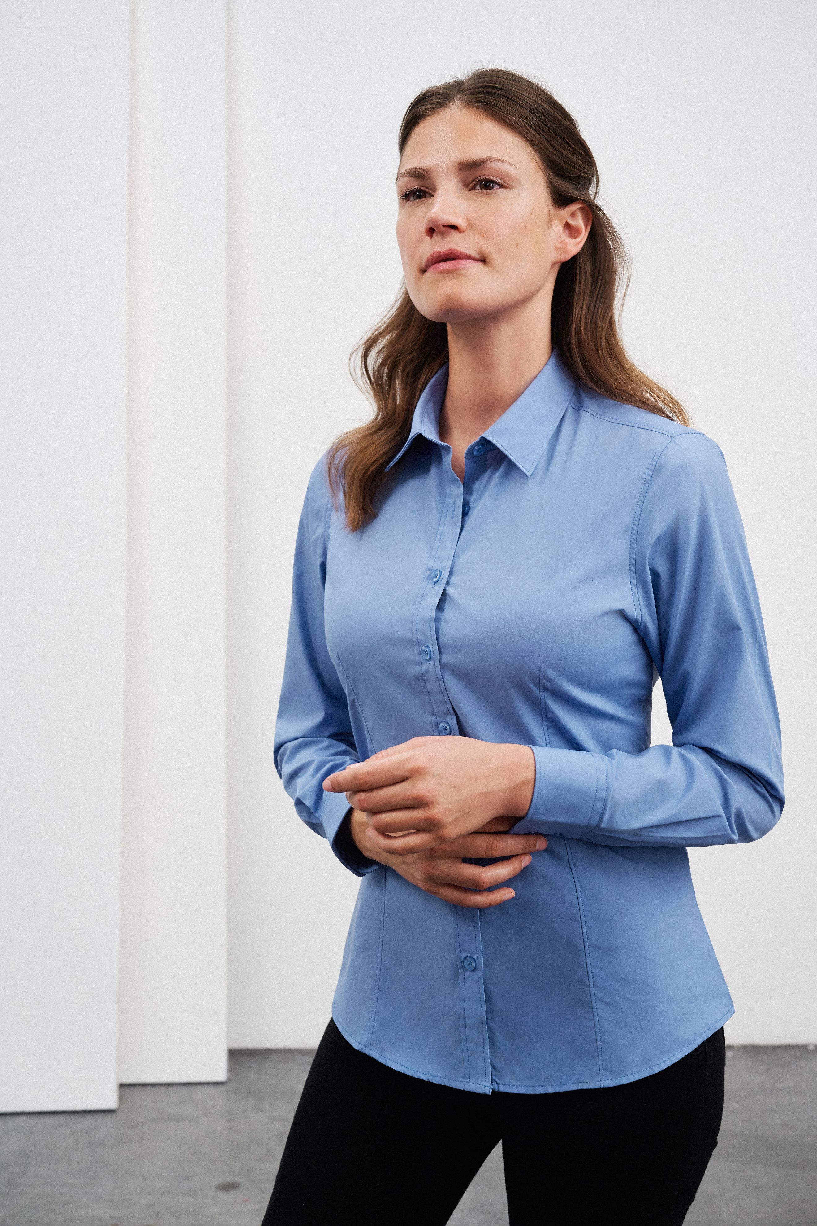 Ladies' Shirt Longsleeve Poplin JN677 Klassisches Shirt aus pflegeleichtem Mischgewebe