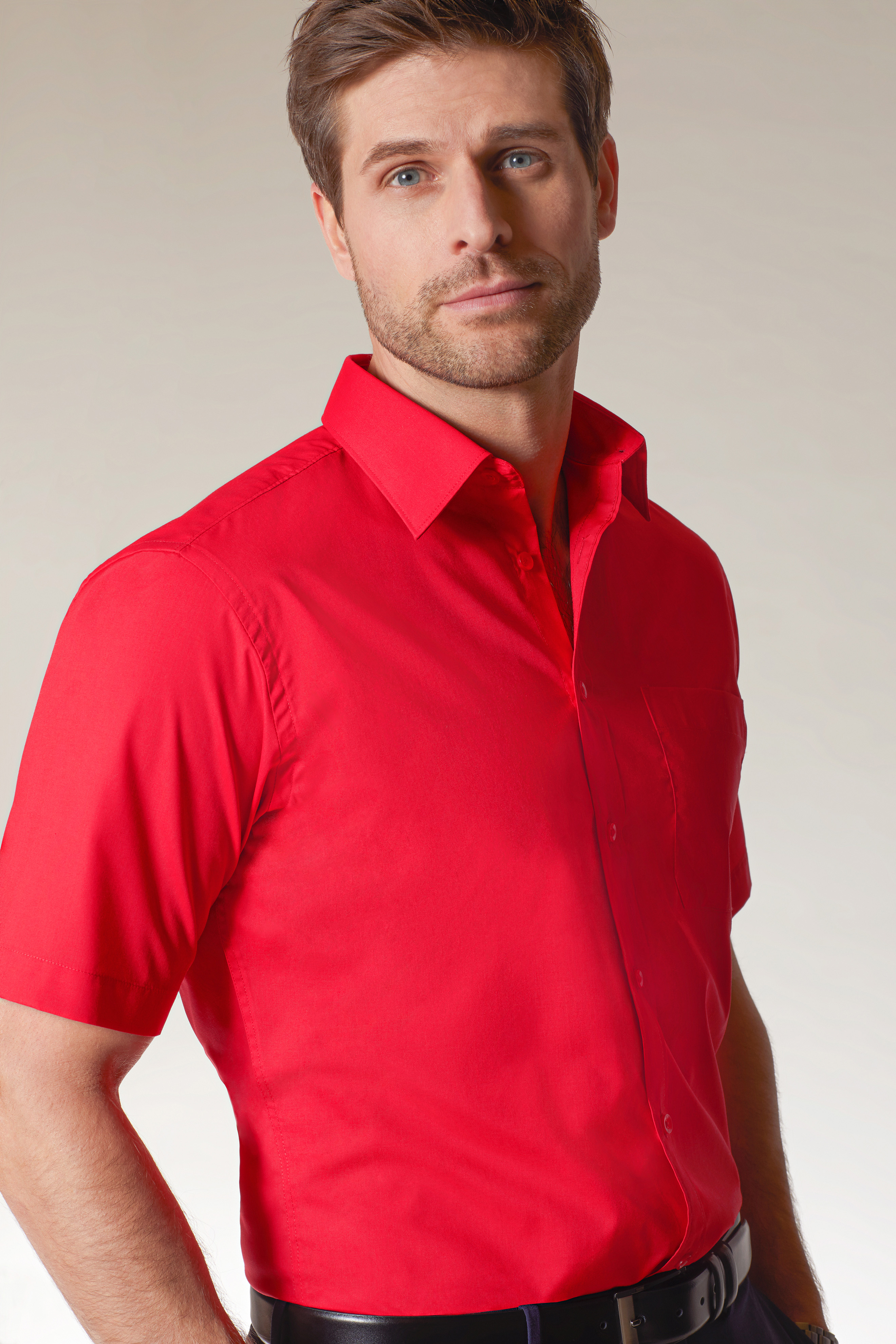 Men's Shirt Shortsleeve Poplin JN680 Klassisches Shirt aus pflegeleichtem Mischgewebe Men's Shirt Shortsleeve Poplin JN680 Klassisches Shirt aus pflegeleichtem Mischgewebe